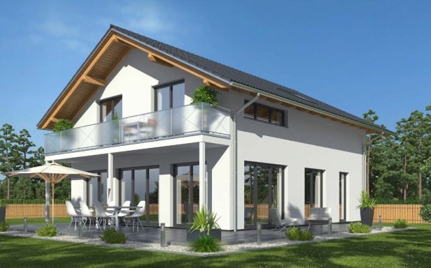 Drevo EFH 169 SD Modernes Einfamilienhaus mit Balkon, Terrasse und Garten, umgeben von Bäumen.