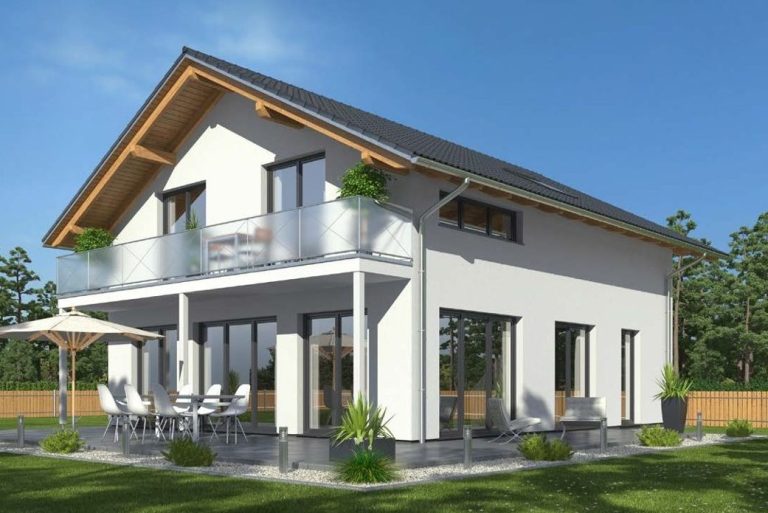 Modernes Einfamilienhaus mit Balkon, Terrasse und umliegendem Garten.