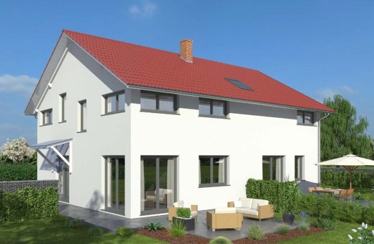 Modernes, zweigeschossiges Haus mit rotem Dach und Gartenmöbeln im Freien.