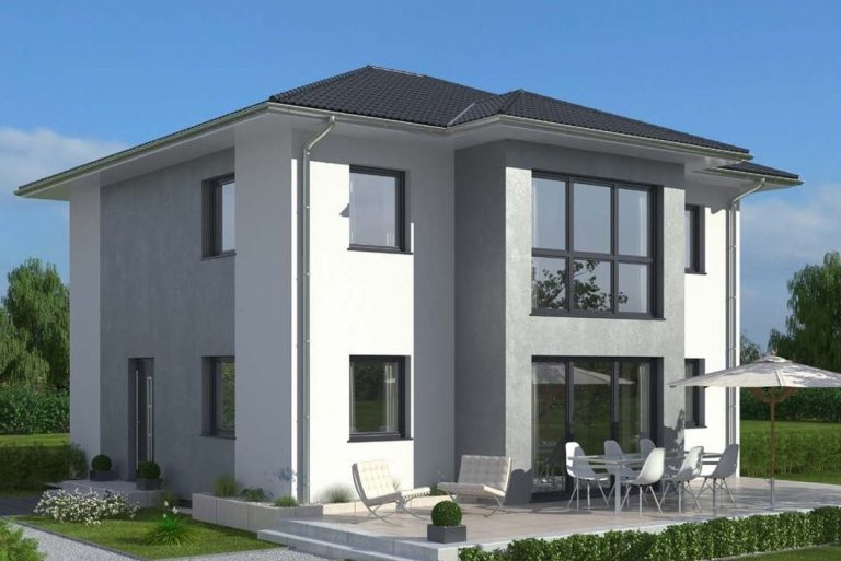 Modernes zweigeschossiges Haus mit großen Fenstern und Terrasse im Freien.