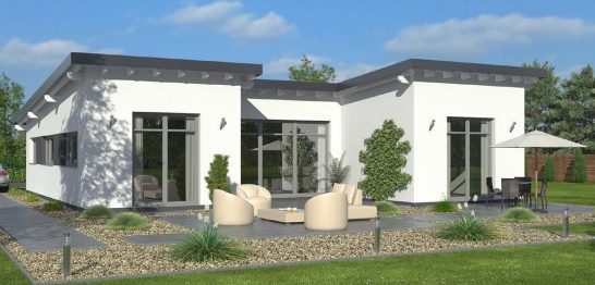 Moderne, einstöckige Doppelhaushälfte mit Garten und Terrasse in grüner Umgebung.