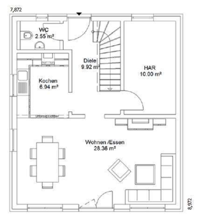 Grundriss EG Grundriss eines Hauses mit Wohnraum, Küche, Essbereich und Treppe zu den oberen Etagen.