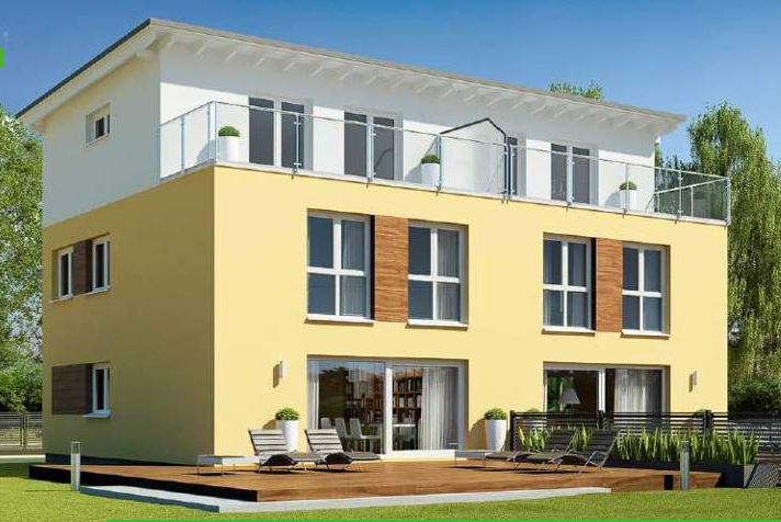 Enovia Haus - Fachberater für Fertighäuser - Thomas Bärtle Moderne dreistöckige Wohnhausfassade mit Balkon und Holzterrasse.
