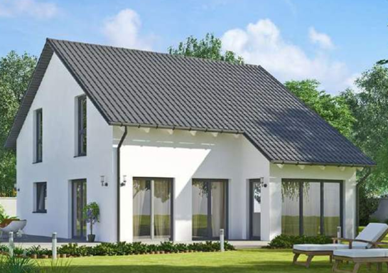 EFH Vielseitige 141 Modernes, zweigeschossiges Haus mit weißer Fassade und schwarzem Dach in grüner Umgebung.